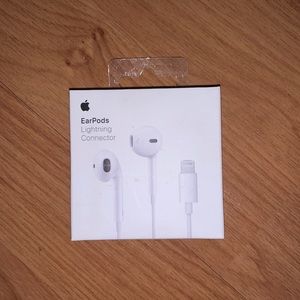 APPLE EARPODS WITH LIGHTNING CONNECTOR